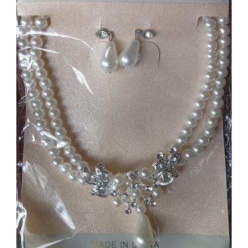 Luxury Pearls Bead Necklace And Earrings